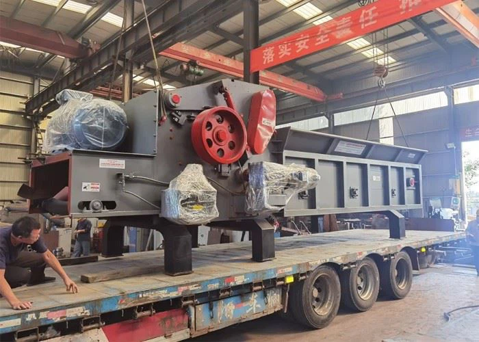 Mobile Wood Pallet Crusher Chipper Wood Recycling Machine